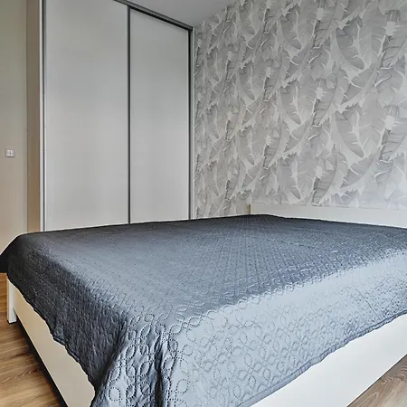 Ilumino Modern Prestige By Lookap Apartment